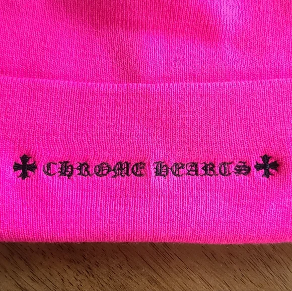 CHROME HEARTS cemetery cross patch beanie hat NWOT Never Worn - Picture 4 of 6